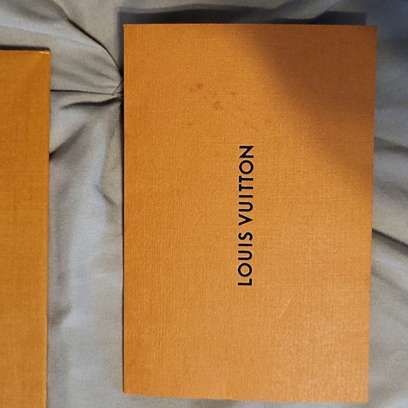 Louis Vuitton Sarah Wallet - Picture 2 of 10